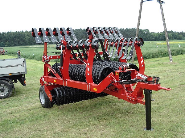 Tractores y maquinaria agrícola