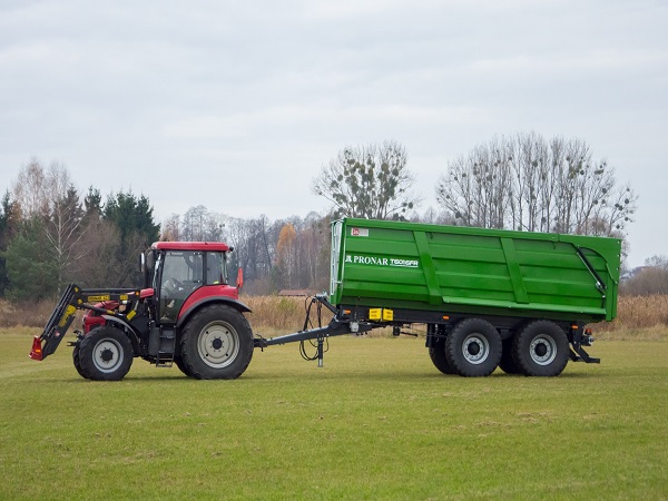 Tractores y maquinaria agrícola